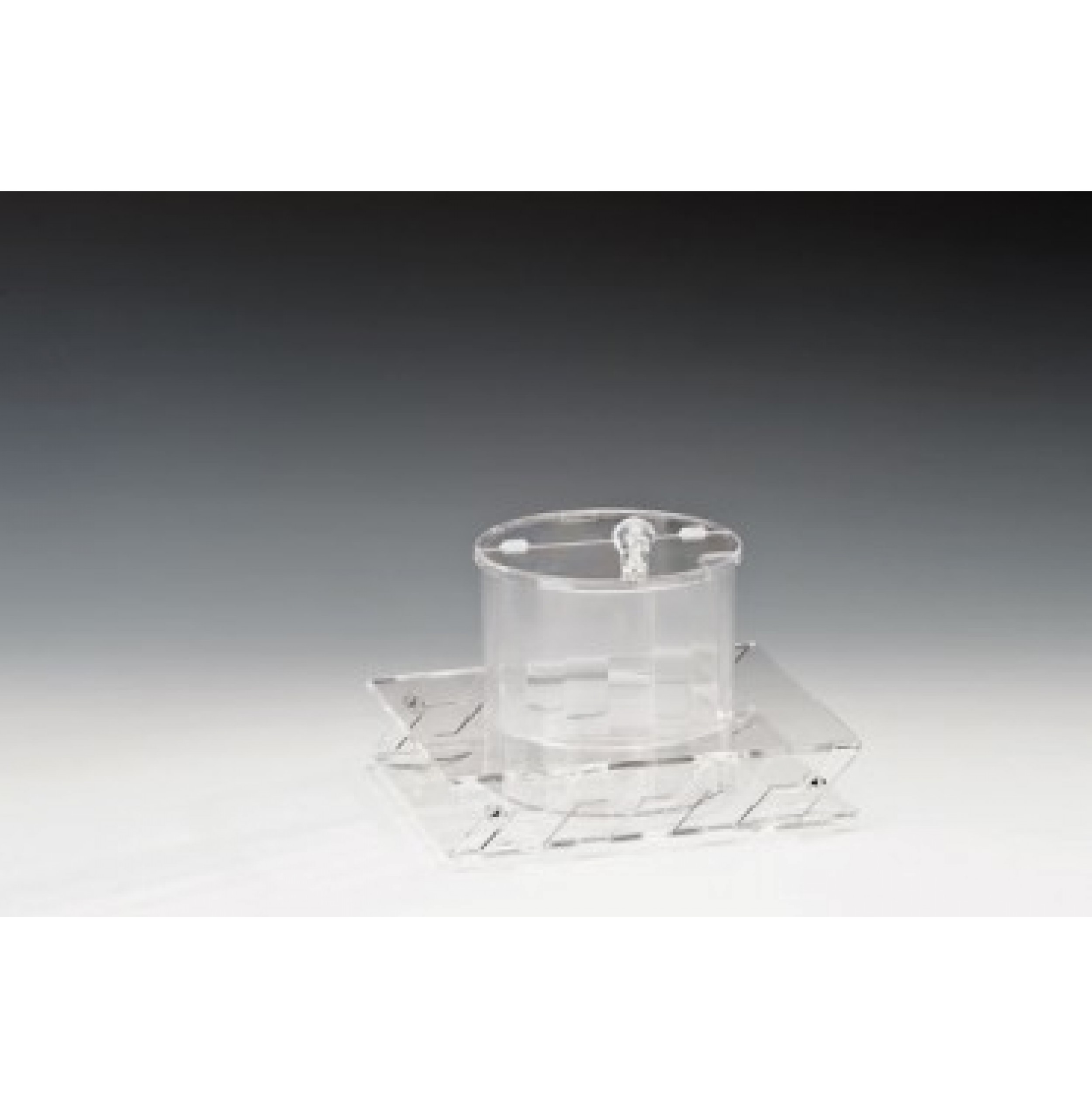 POLYCARBONAT SOSLUK REÇELLİK STANDI / 1.5 LİTRE 23 X 19,5 X H: 15 Cm